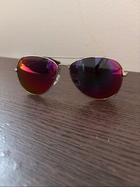 Rue21 Aviator Sunglasses with Purple-Red Mirrored Lenses and Silver Frame